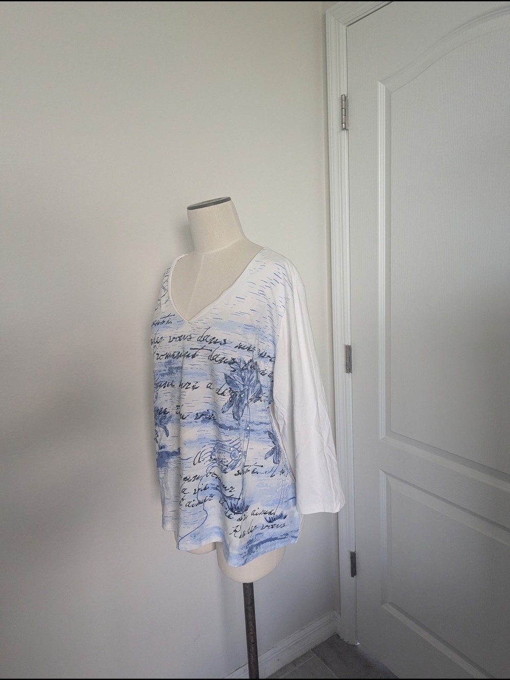 Ruby Rd. White Top with Blue Script Print For @staceybarclay - Picture 2 of 6